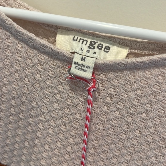 Doll Sleeve Top - Picture 3 of 4